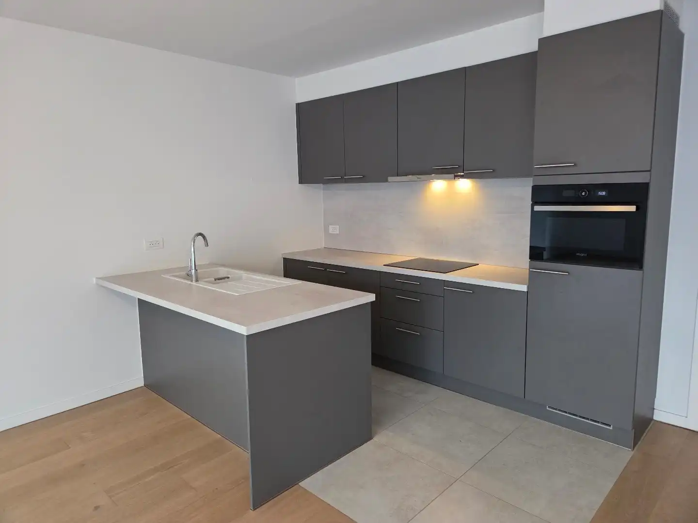 Prachtig recent appartement met ruim terras en 2 slaapkamers op een toplocatie! foto 7