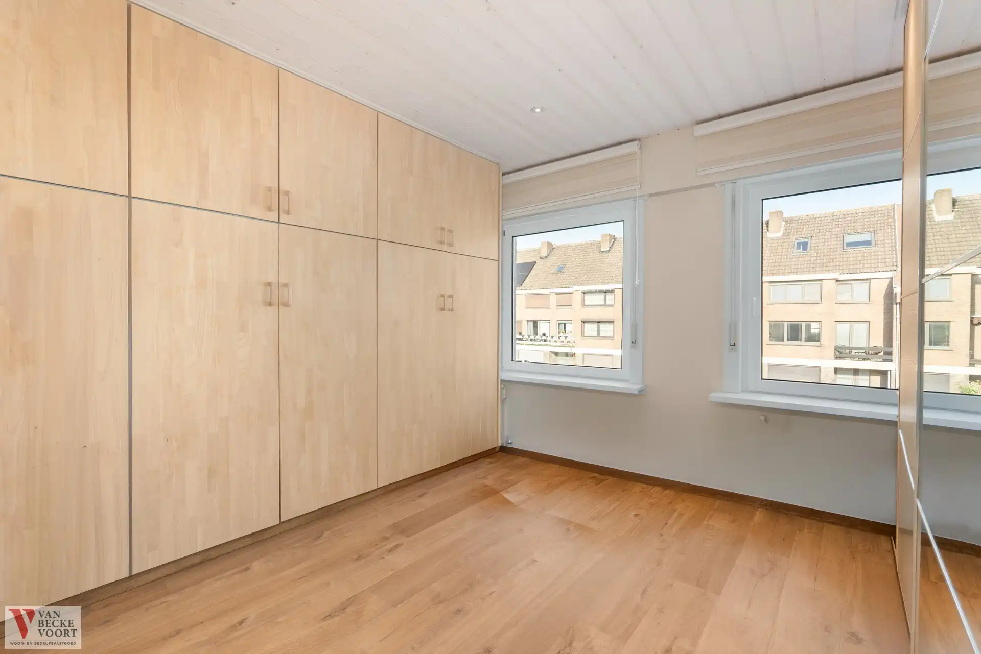 Huis aan invalsweg Oostende foto 14