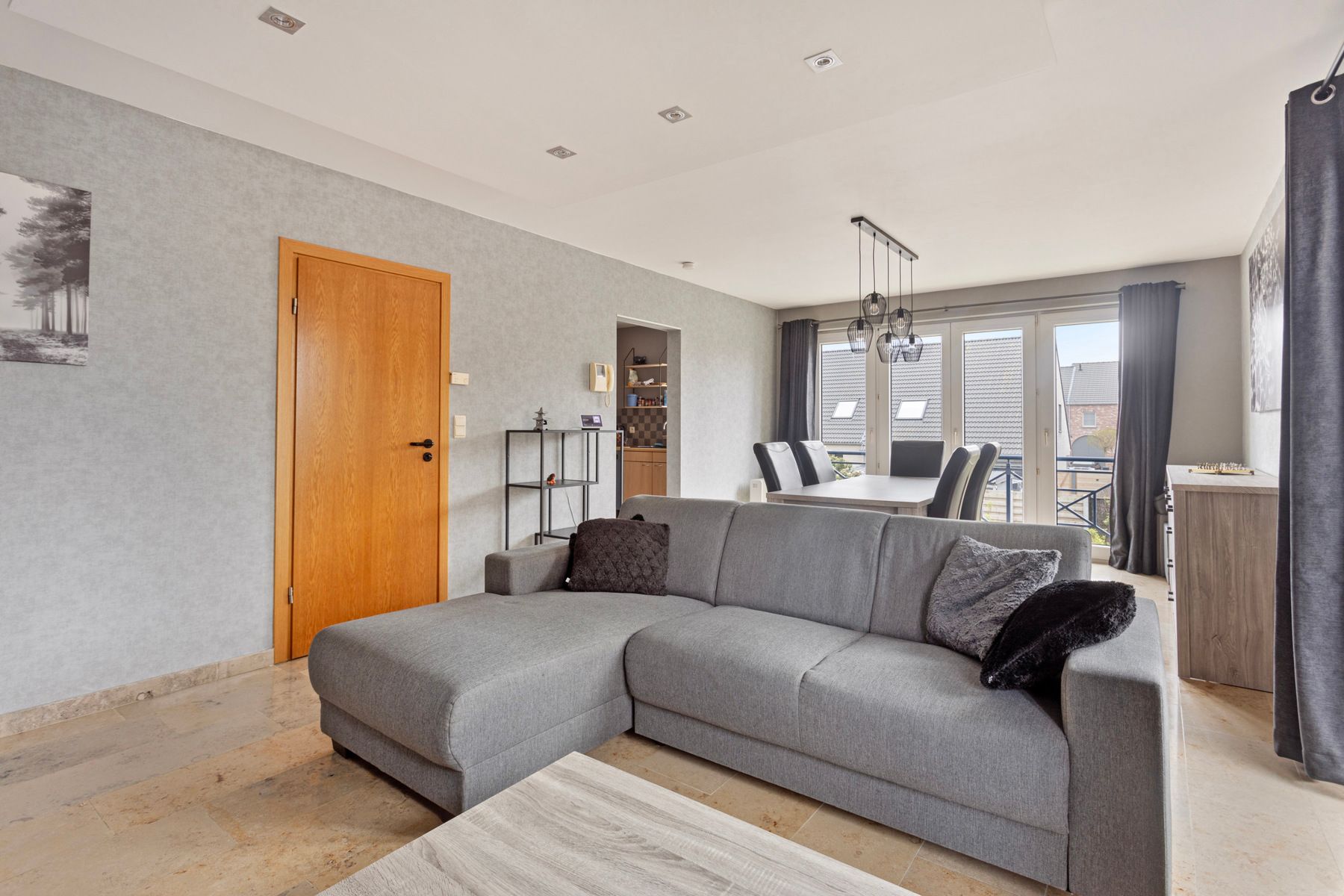 Centraal gelegen, gemoderniseerd appartement in Oedelem foto 4