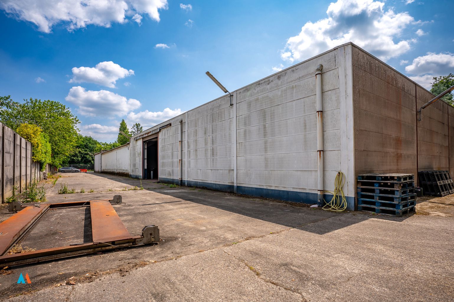 Garagebedrijf met woonst foto 20