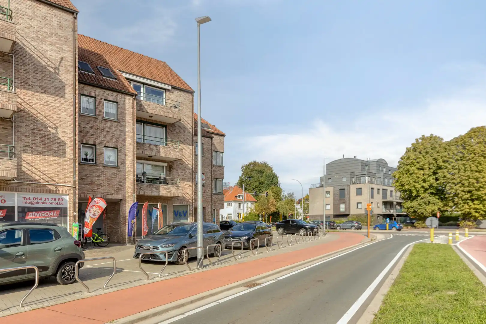Centraal gelegen appartement met 3 slaapkamers en ruime garage !  foto 25