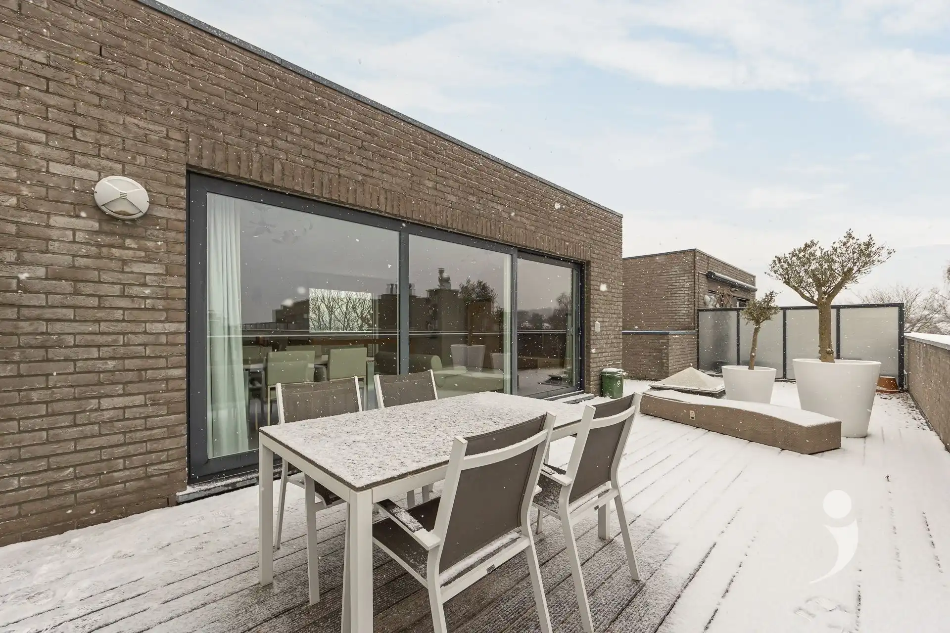 Luxueuze penthouse met ruim terras foto 25