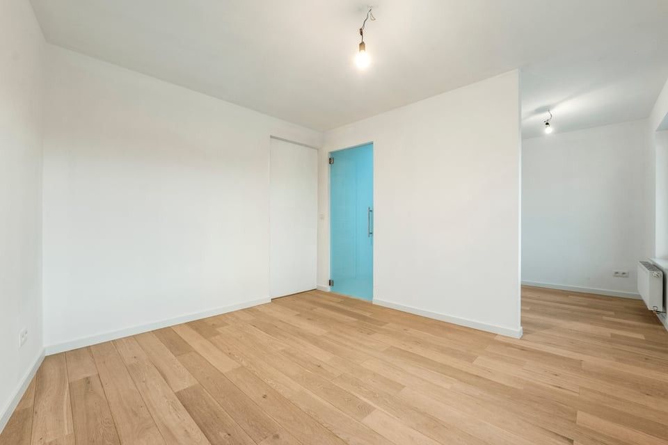 GERENOVEERD APPARTEMENT MET 1 SLK IN HET CENTRUM VAN SINT-TRUIDEN foto 9