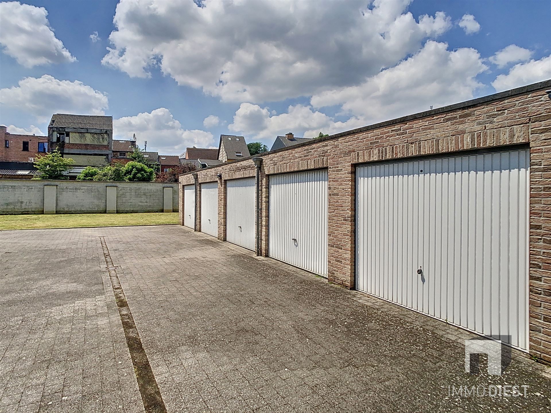 Zeer ruim appartement met terras en garagebox centrum Diest! foto 9