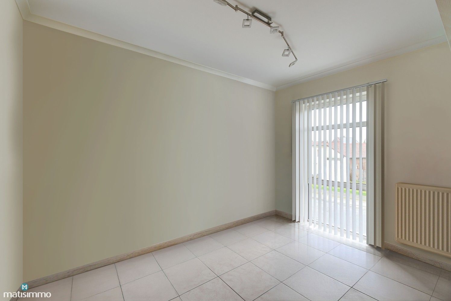 INSTAPKLAAR APPARTEMENT MET 2 SLAAPKAMERS EN GARAGE TE OPGRIMBIE foto 11