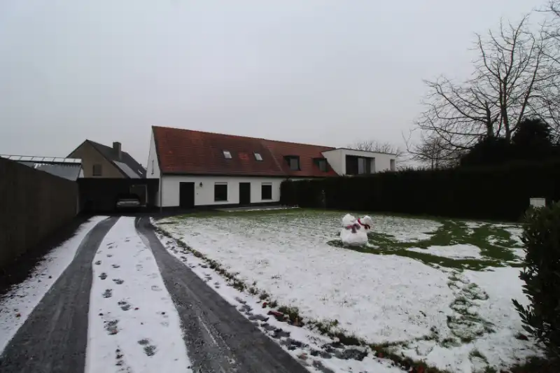 Gerenoveerde woning met drie/vier slaapkamers te Kachtem foto 16