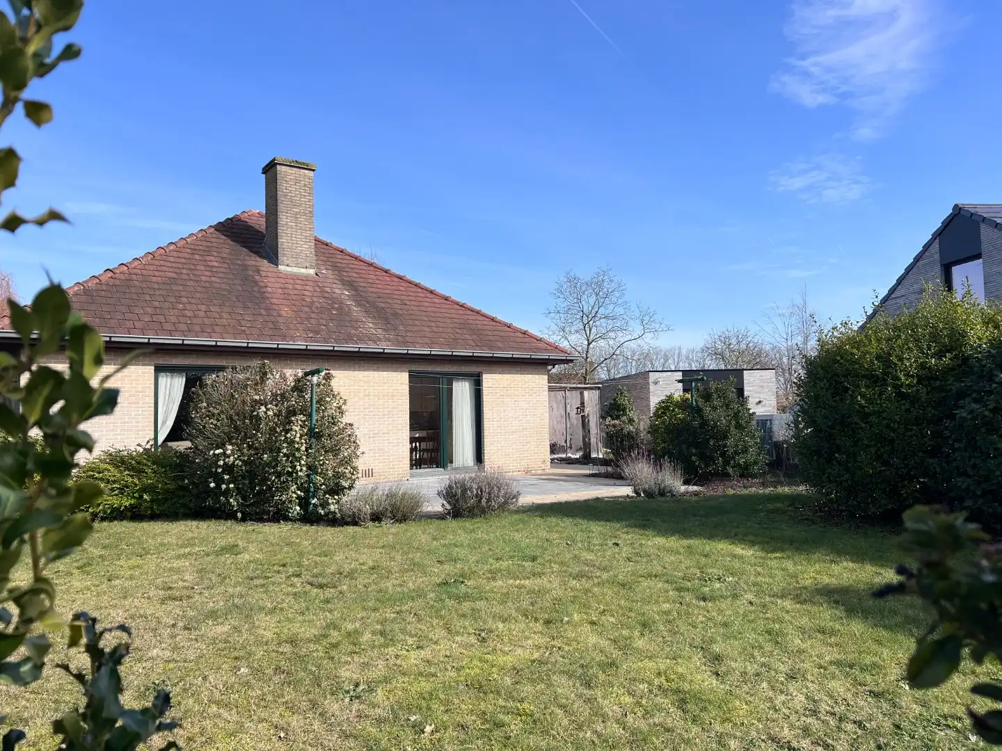 Ruime open bebouwing te koop in Zomergem foto {{pictureIndex}}