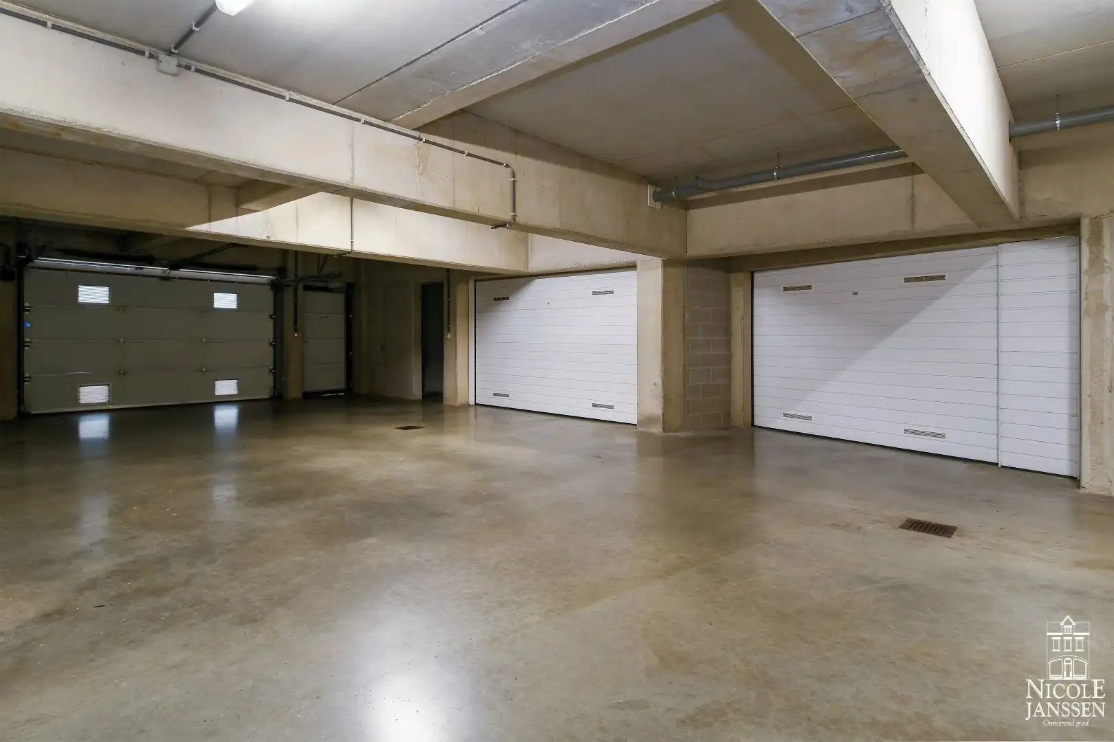 Ruim en luxueus appartement van 190m² met twee mooie terrassen en garage foto 36