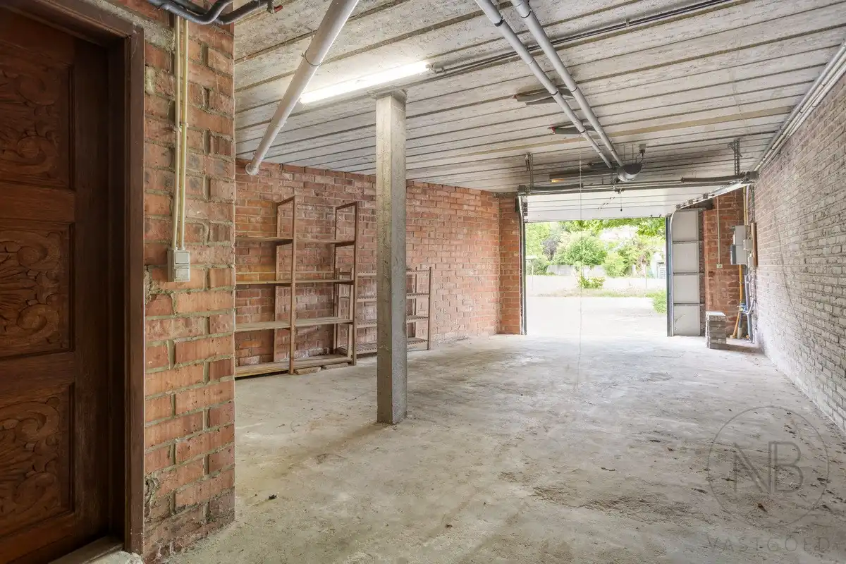 Te renoveren appartemtent met garage te koop! foto 30