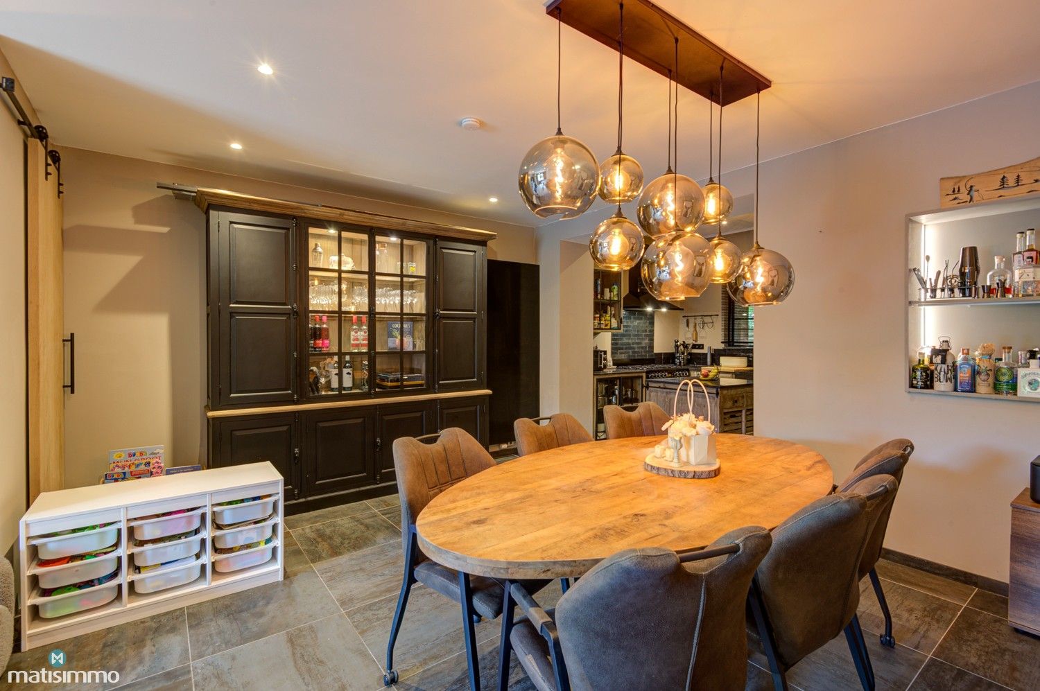 PRACHTIG, VOLLEDIG GERENOVEERDE INSTAPKLARE WONING IN TONGEREN foto 5