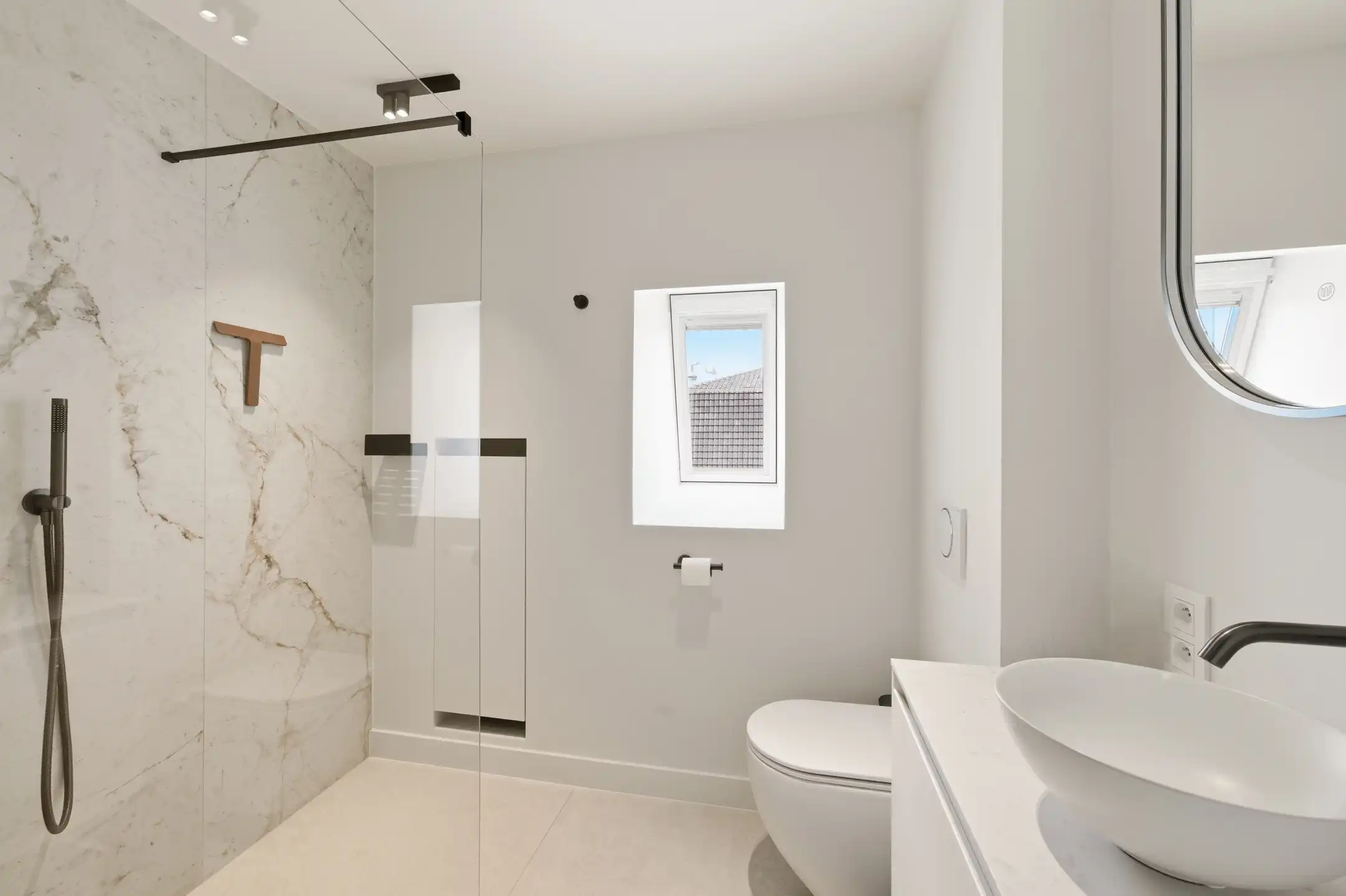 Prachtig gerenoveerd duplex appartement [J. Nellenslaan -Duinbergen]. foto 28