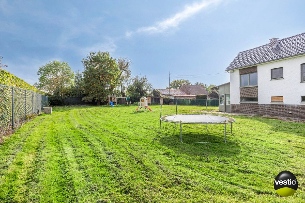 RUSTIG GELEGEN SPLIT LEVEL WONING OP 21A10CA TE KORTESSEM. foto 3