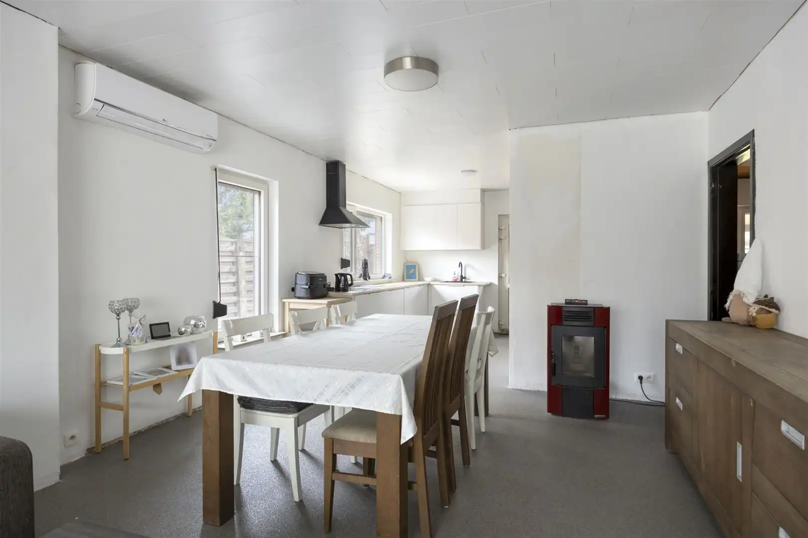TE KOOP: Gerenoveerde woning met 3 slaapkamers te Heusden-Zolder! foto 3