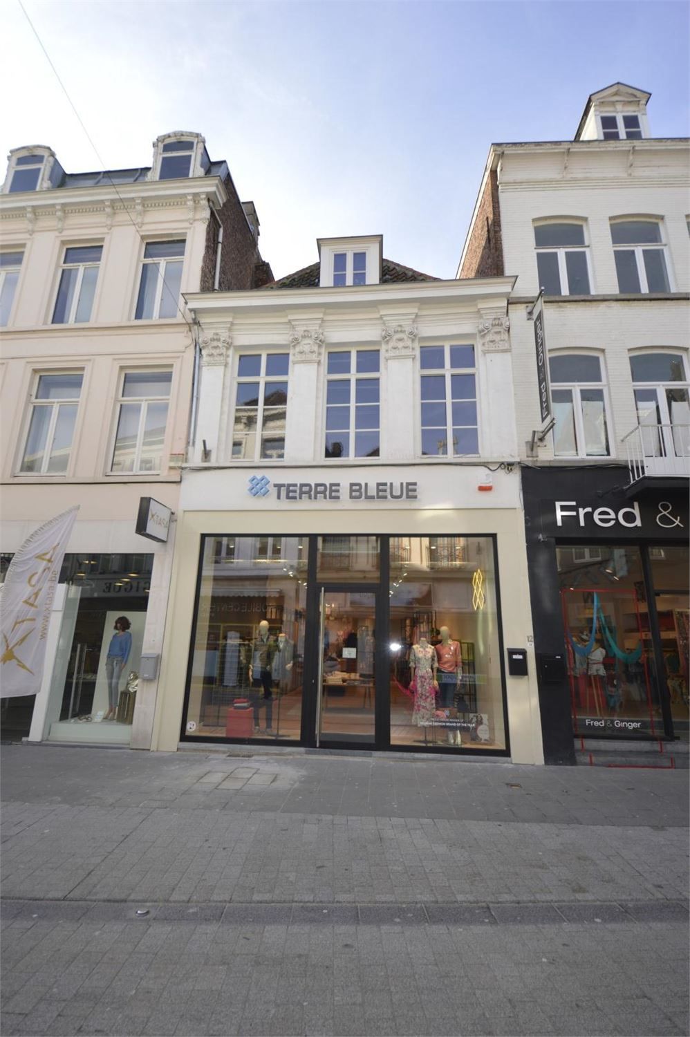 TOP GELEGEN COMMERCIËLE EIGENDOM HARTJE KORTRIJK foto {{pictureIndex}}