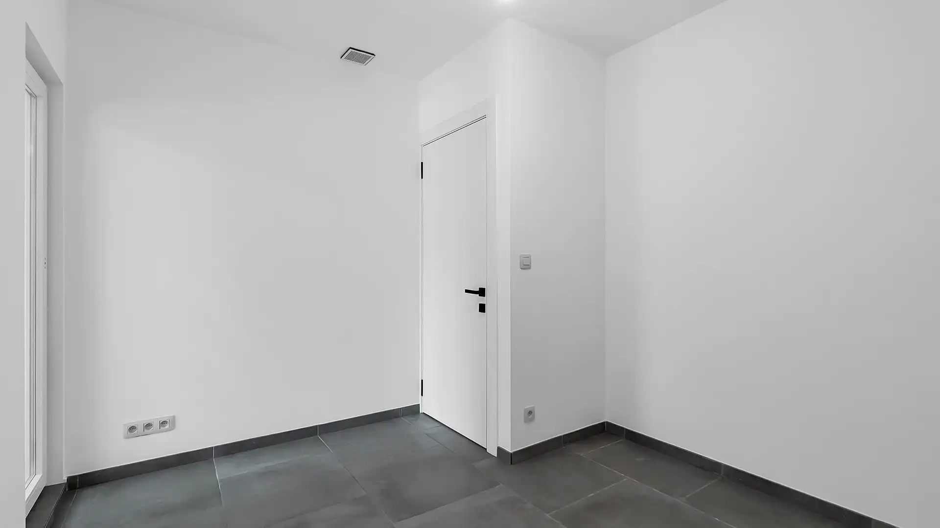 Gelijkvloers appartement met privatieve tuin, volledige onderkelderd en uitzonderlijk gunstig EPC foto 10