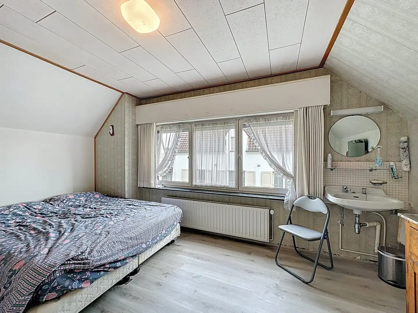 Welgelegen alleenstaande villa met opknapwerk Oostduinkerke-bad. foto 7