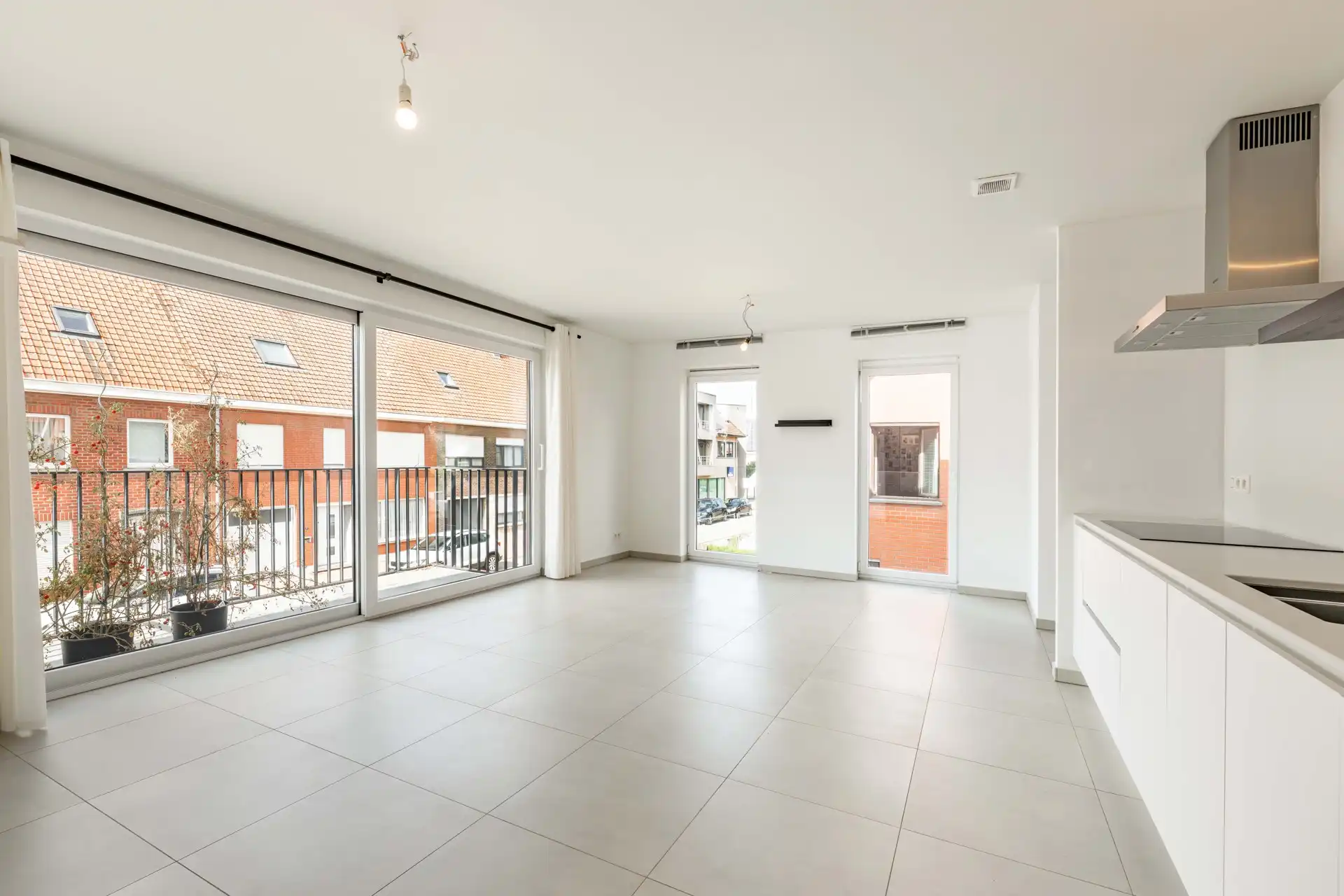 Instapklaar 1-slaapkamerappartement met terras TE HUUR in het centrum van Wielsbeke! foto 10