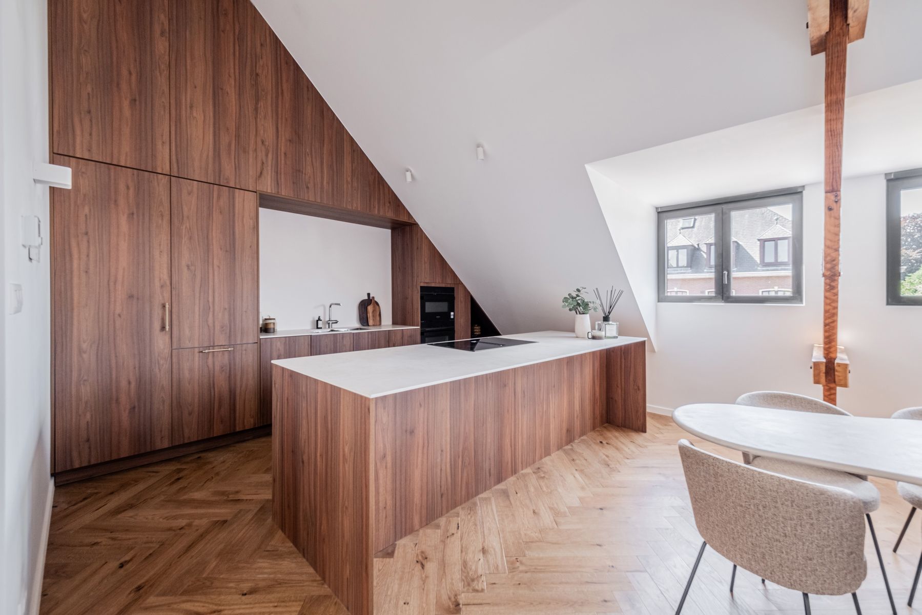 Gerenoveerde penthouse met 3 slpks en terras foto 2