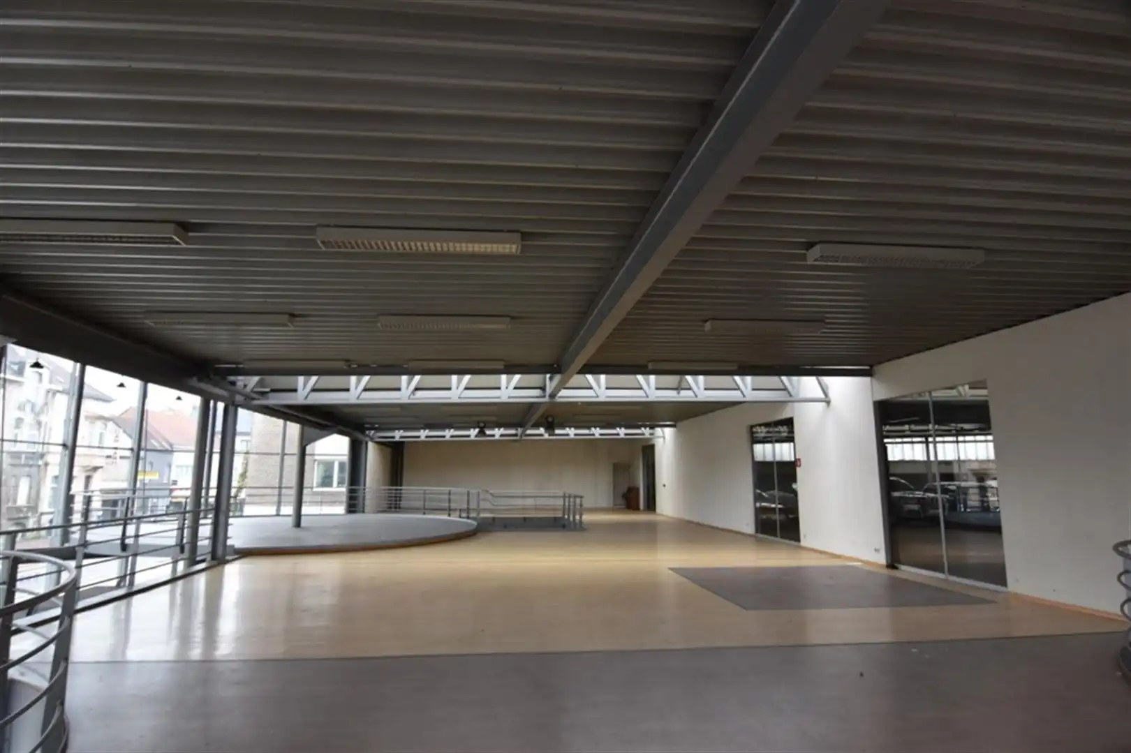 Polyvalent bedrijfsgebouw voor opslag / industrie foto 5