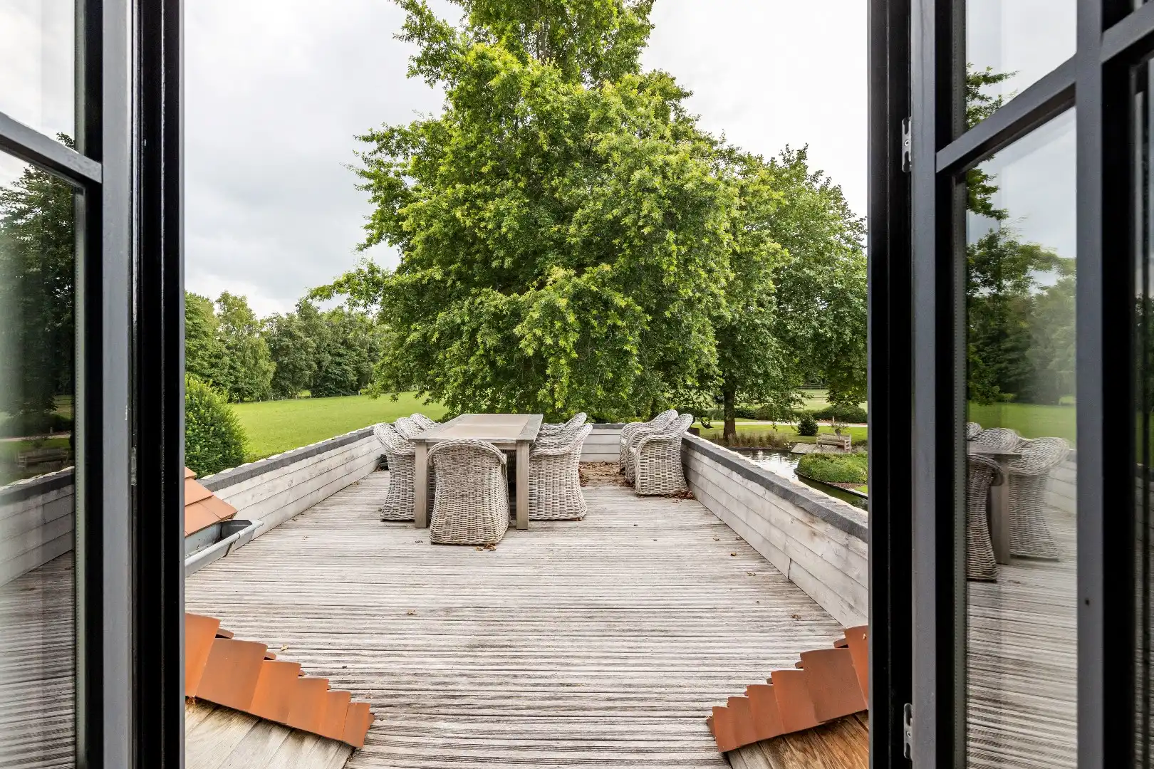 Prachtige landelijke villa met gezinstuin en graslanden op 32.558m² foto 29