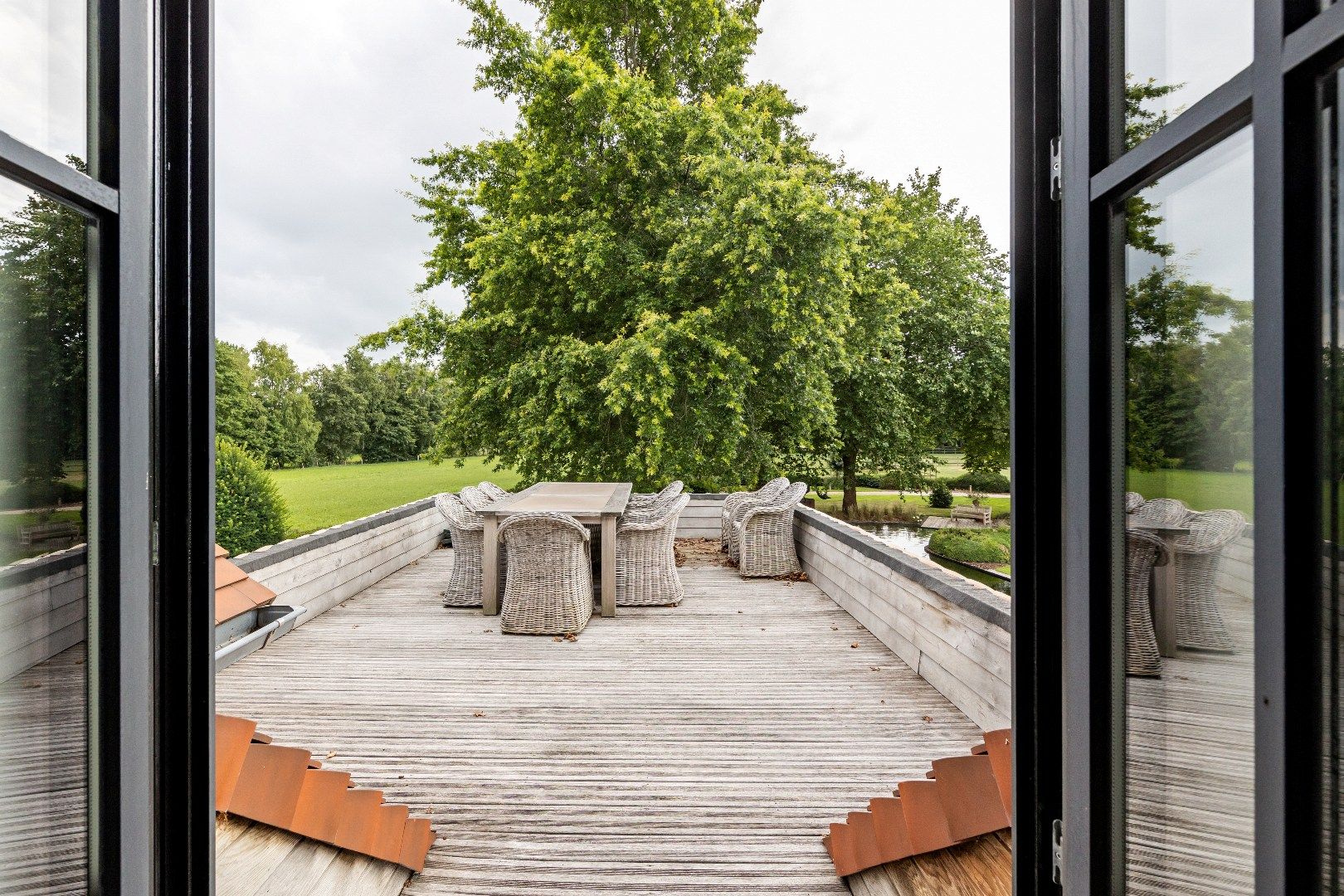 Prachtige landelijke villa met gezinstuin en graslanden op 32.558m² foto 29