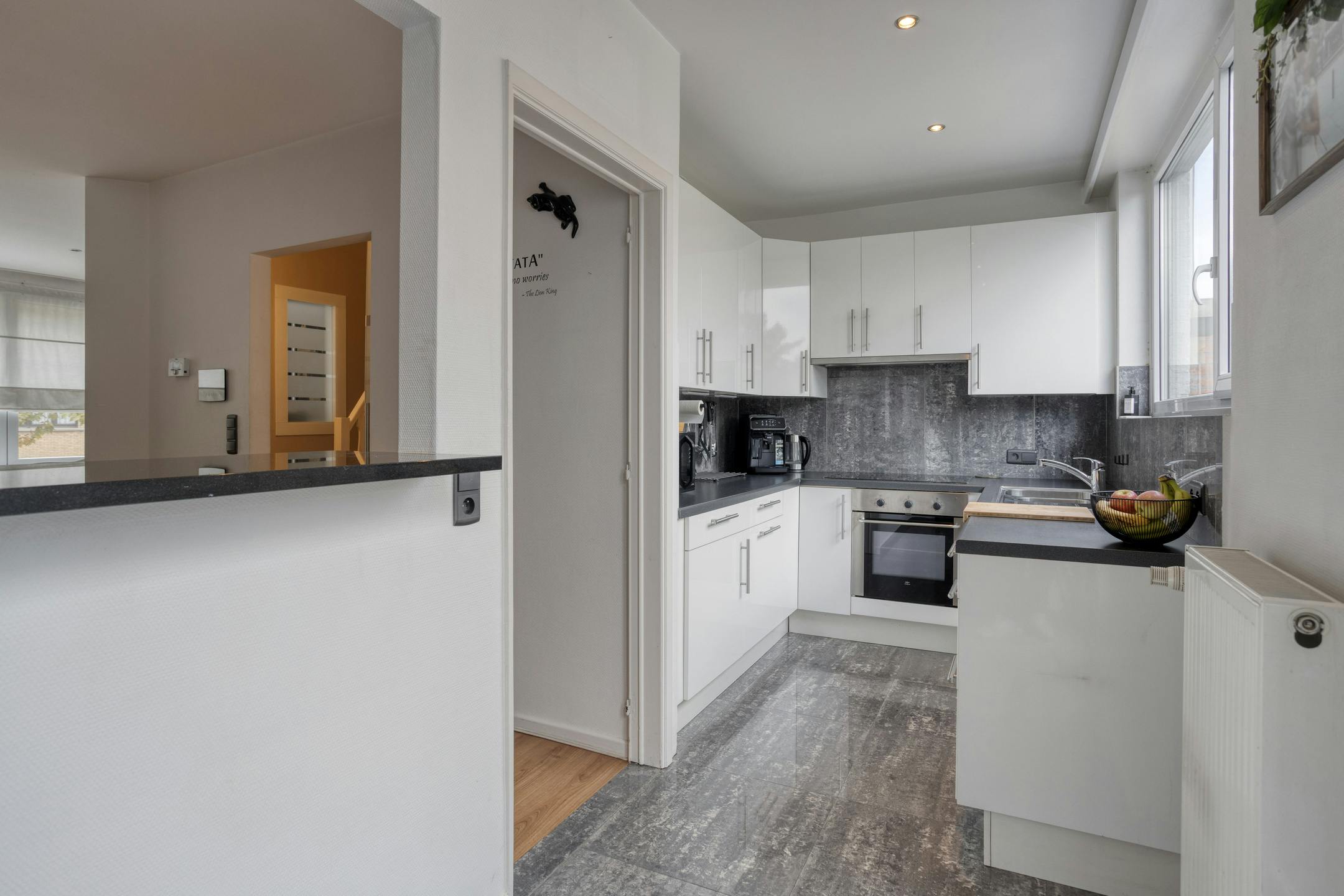 Instapklaar huis te koop in de "Vogeltjeswijk" te Merksem foto 17