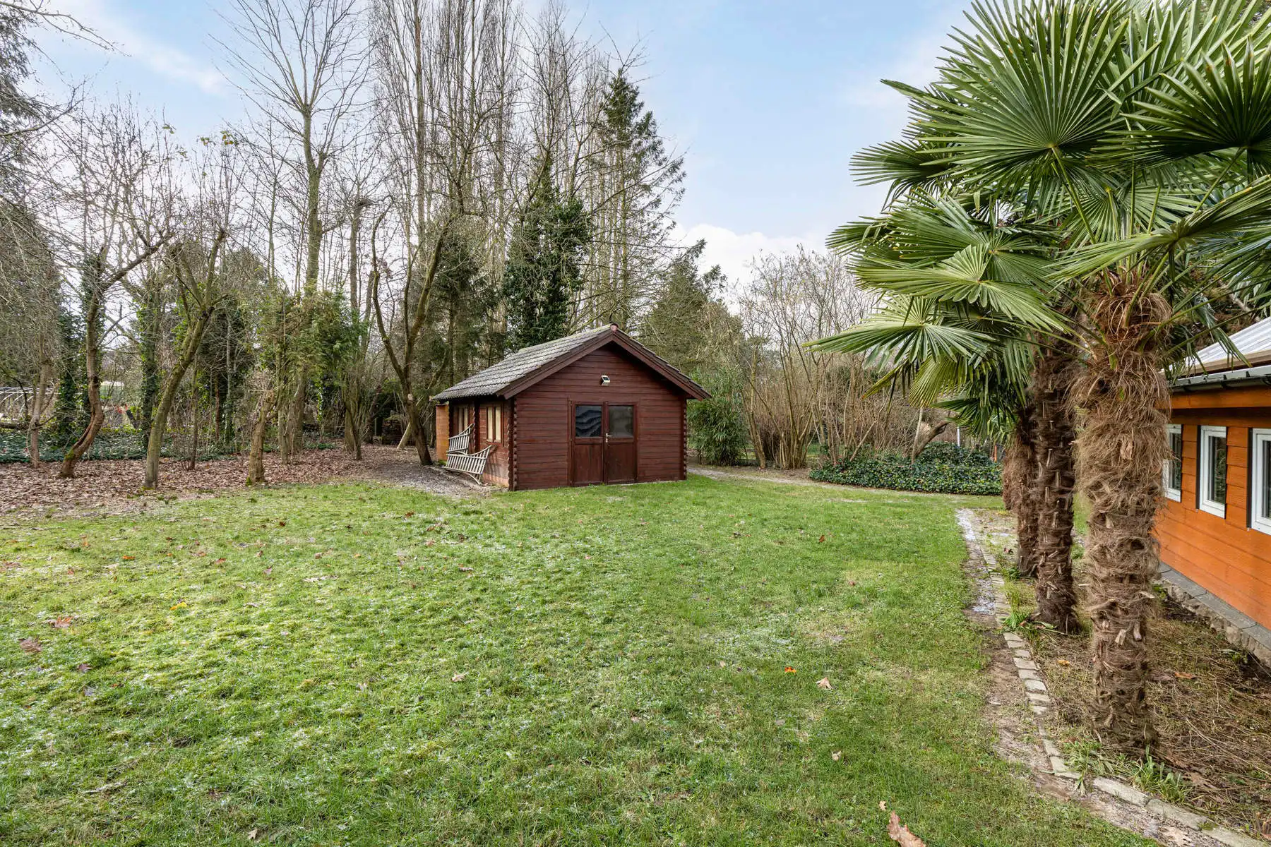 Ruime villa met LOODS! foto 27