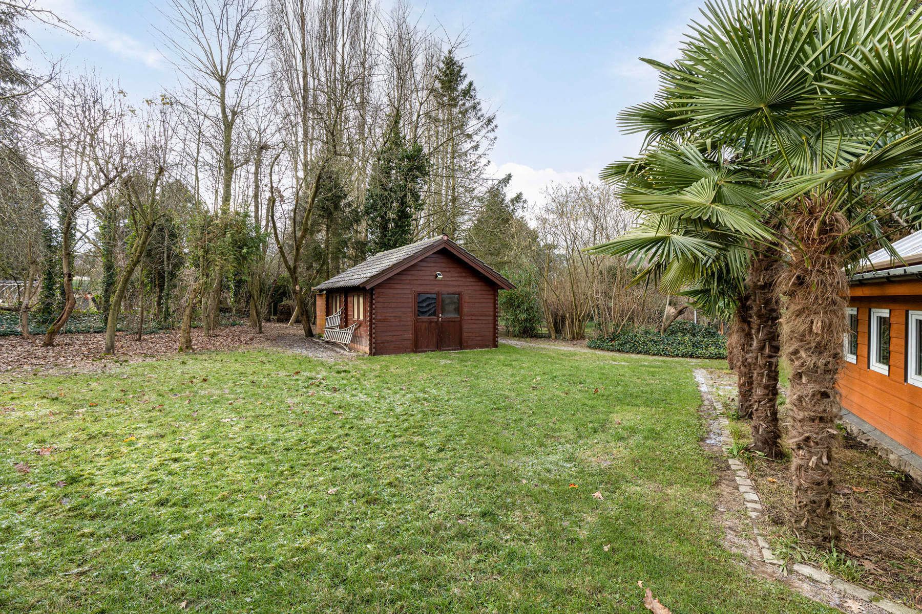 Ruime villa met LOODS! foto 27