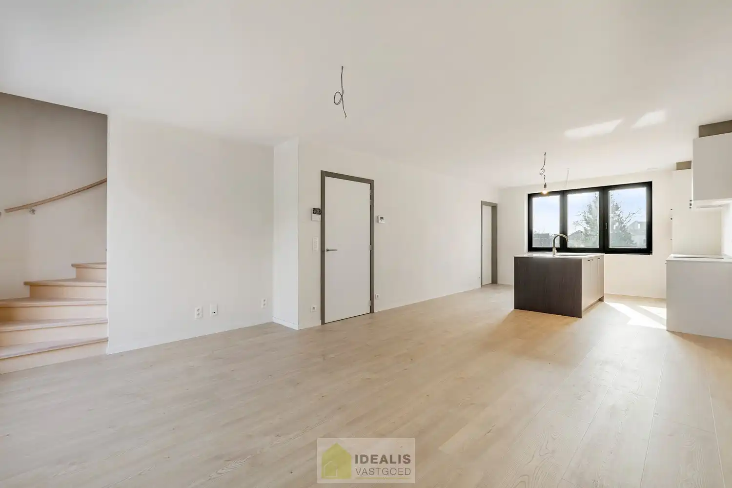 NIEUWBOUW DUPLEX APPARTEMENT MET 2 SLAAPKAMERS, KELDERBERGING EN EEN ONDERGRONDSE AUTOSTANDPLAATS foto 6