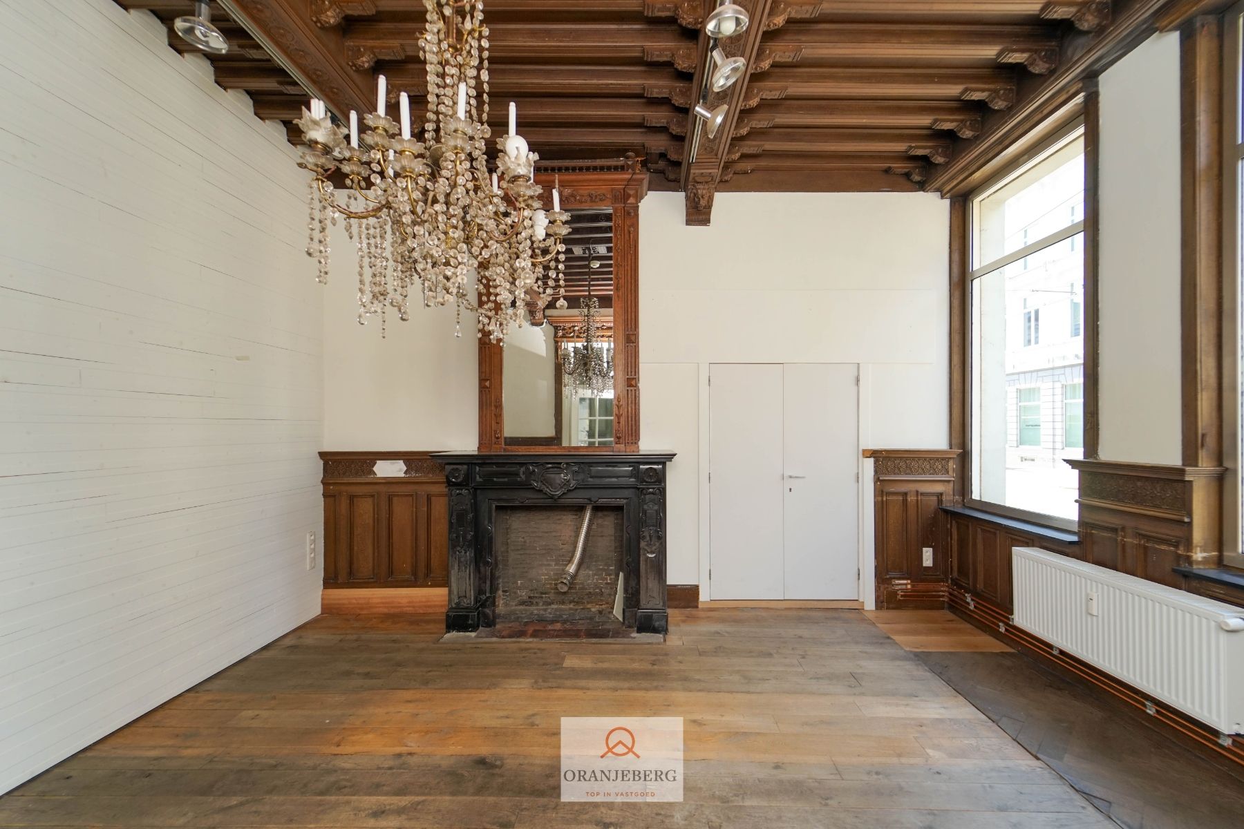 Handelsruimte met authentieke elementen te huur in centrum Gent, aan het Gravensteen foto 11