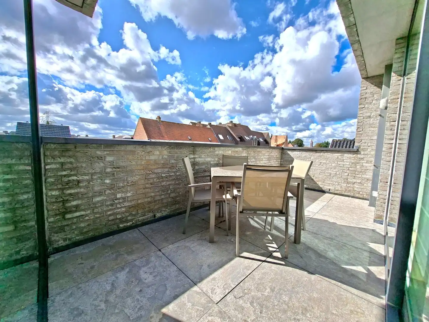 Recent en ruim appartement  foto 2