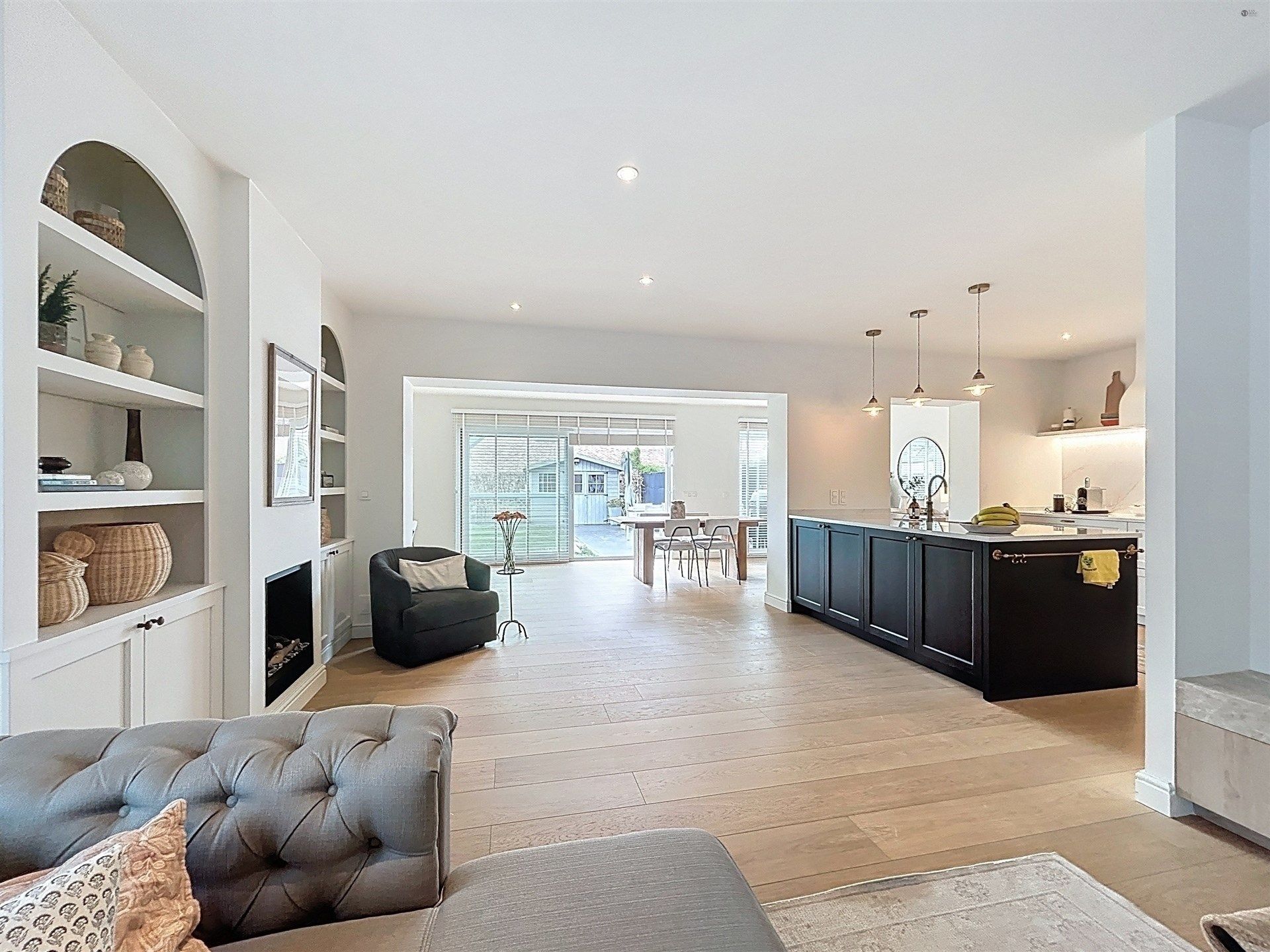 Prachtige half open bebouwing met 4 slaapkamers en garage op perceel van  450 m²  foto 4