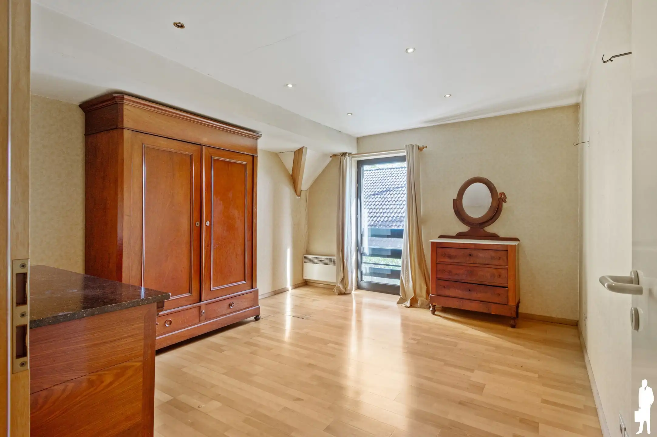 Te renoveren villa in doodlopende straat  foto 14