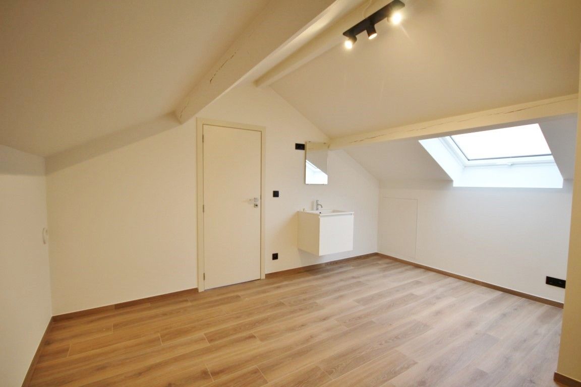 Duplex met terras in centrum van Sint-Truiden! foto 11
