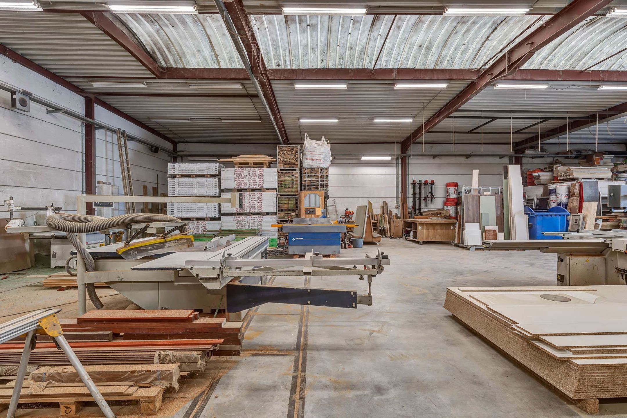 Loods (600m²)  met woonmogelijkheid op rustige locatie foto 11