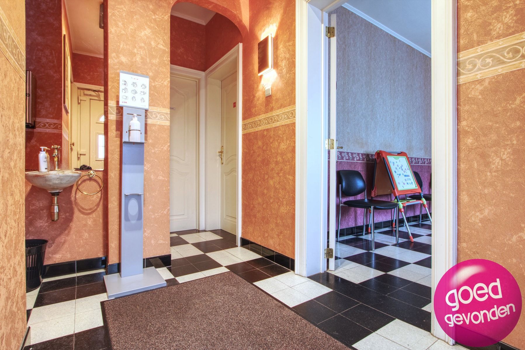 WONING - PRAKTIJK - 4 SLK - 3 BDK - TUIN - TERRAS - PARKING foto 6