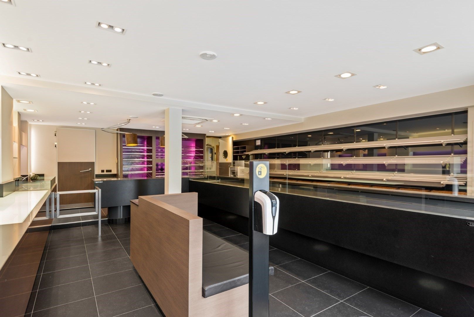 Uniek gebouw met woonst te koop in centrum Opwijk – Topligging! foto 14