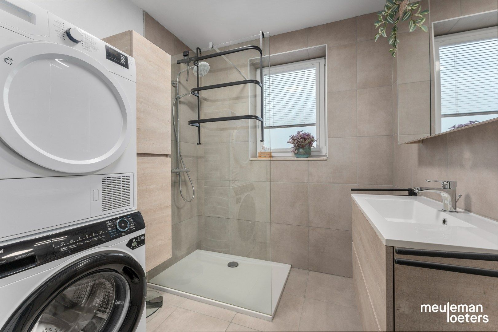 Recent appartement met twee ondergrondse autostaanplaatsen foto 9