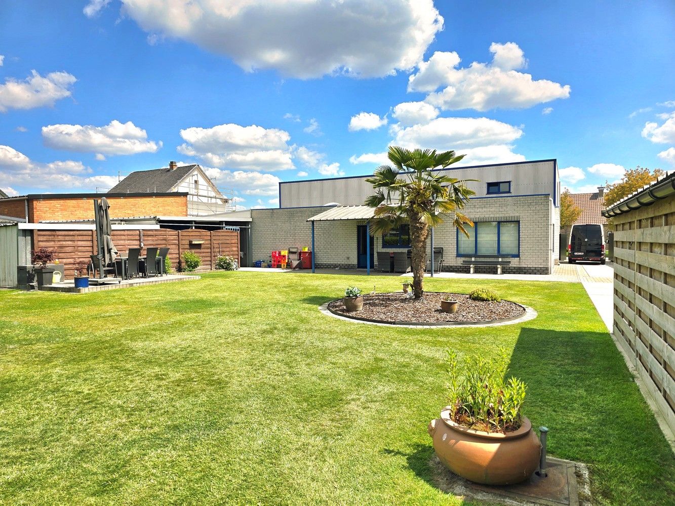 TE KOOP: WINKEL / TOONZAAL 386 m² met ruime woonst ( momenteel "FIETSEN GAETHOFS" ) – ideale investering op toplocatie! foto 17