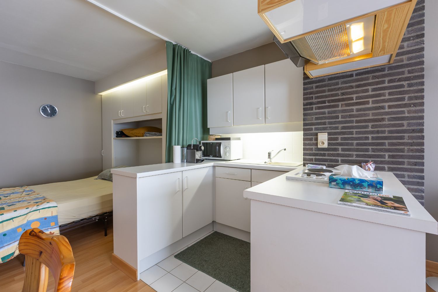 Ontdek deze charmante en ruime studio op de 5e verdieping van Residentie Square! foto 8