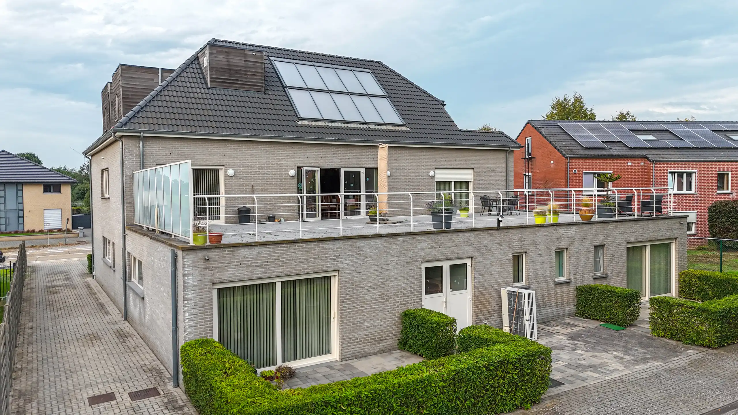 Veelzijdig investeringspand met 10 kamers, lift en kelder! foto 101