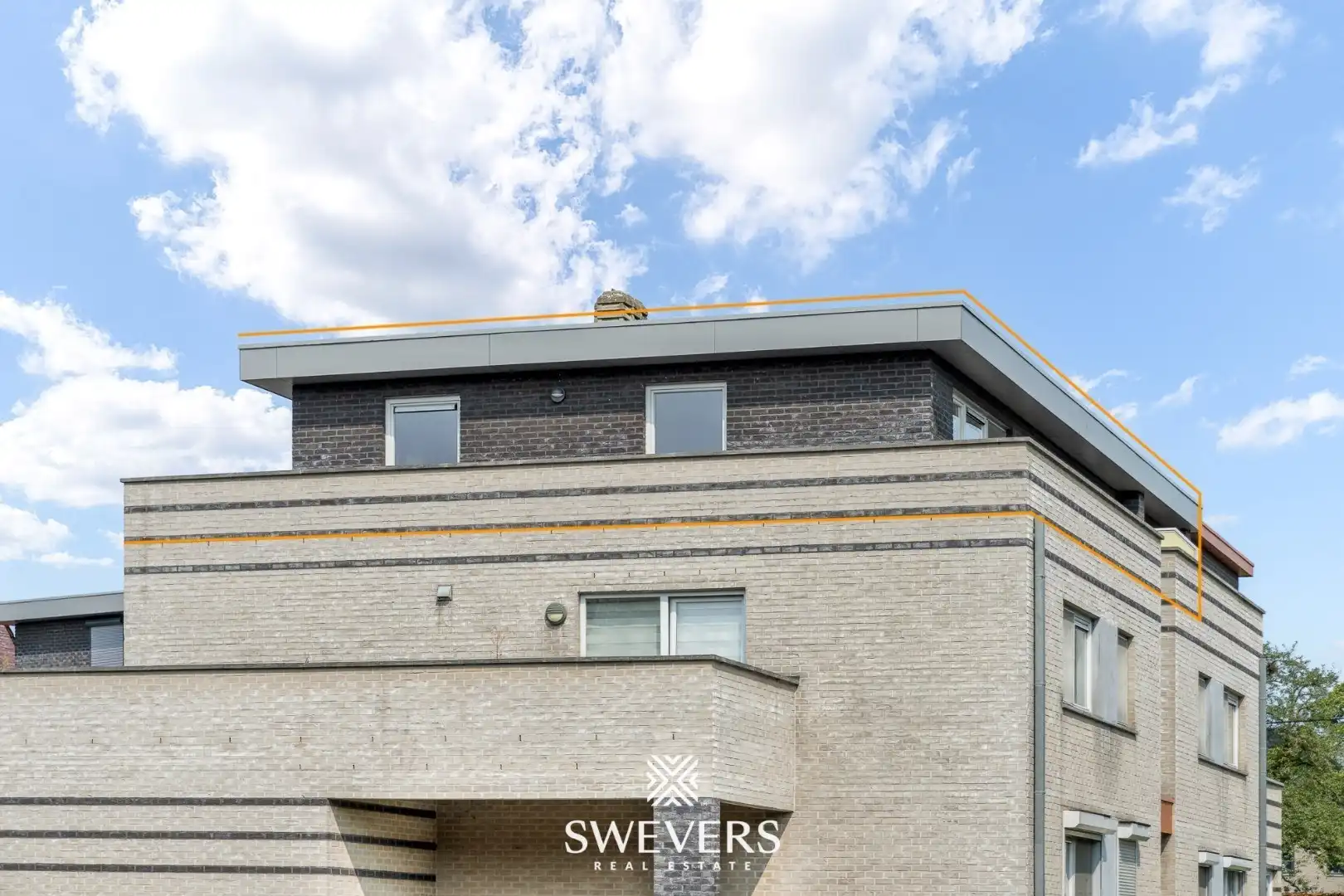 Ruim appartement net buiten Beringen-centrum met uitzicht rondom foto 29