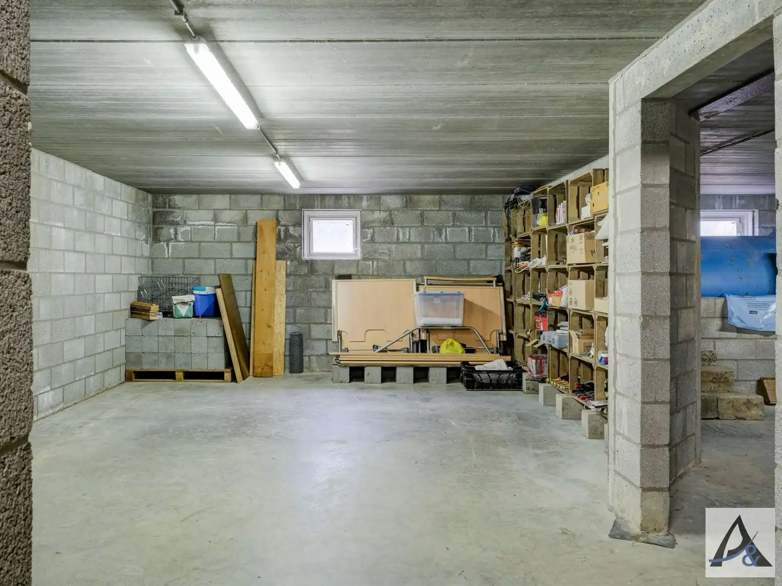Exclusieve villa met ruime loods in hartje Munsterbilzen foto 55