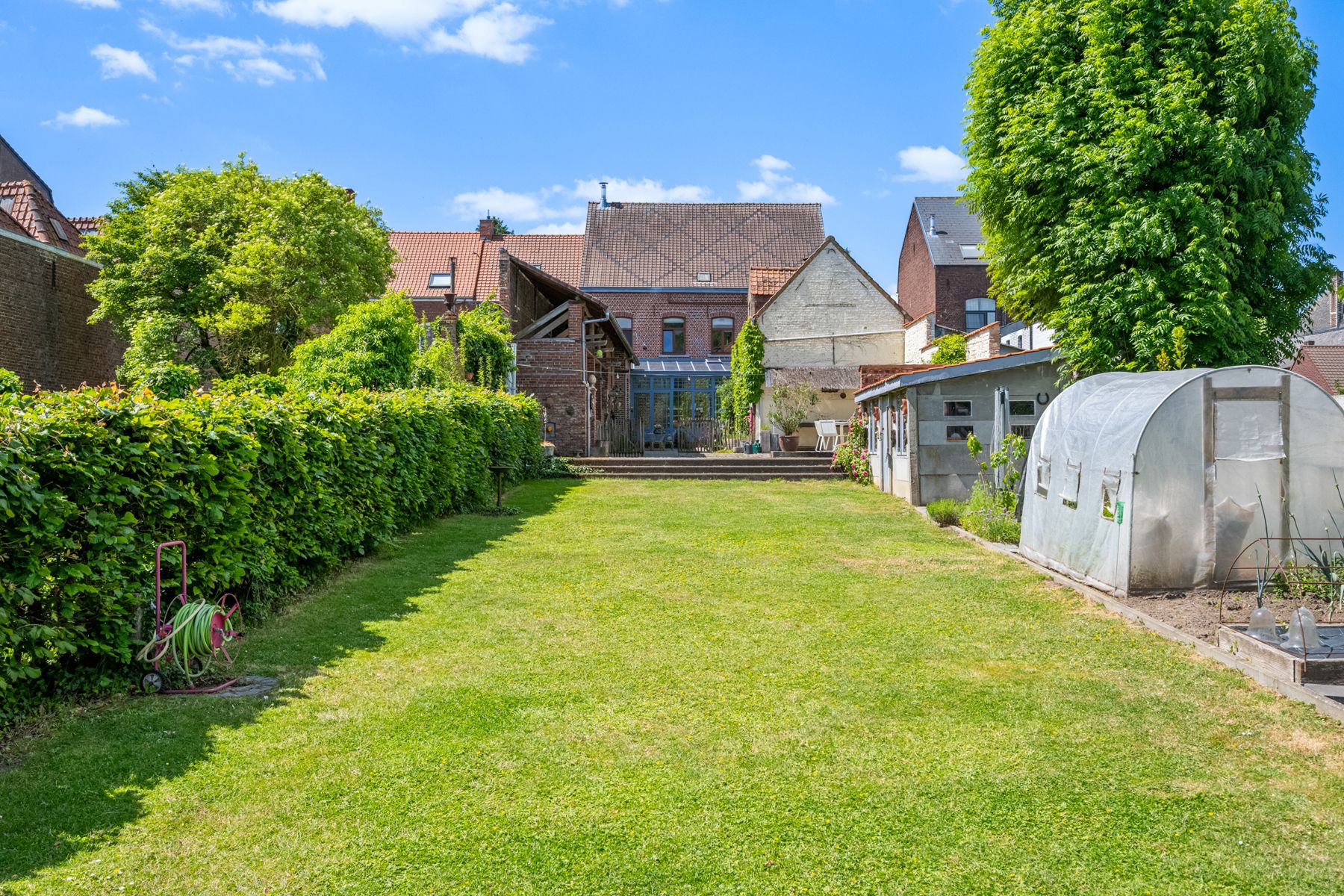Karaktervolle woning te koop met 5 slaapkamers foto 3