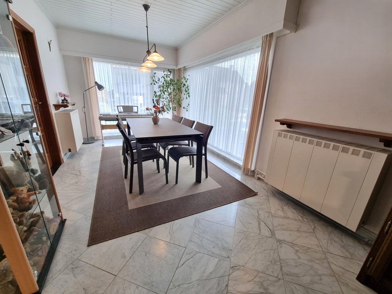 Ruime instapklare gezinswoning met prachtige tuin 28a51ca en uitstekende ligging! foto 6