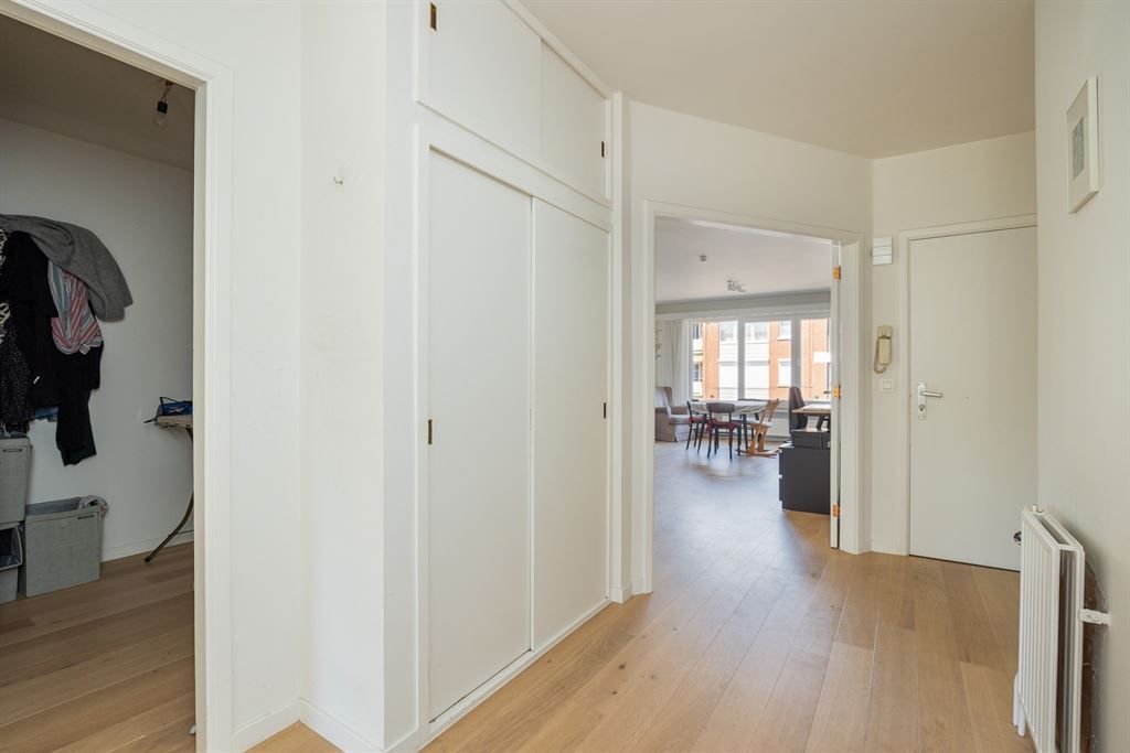 Gerenoveerd appartement met optionele garagebox foto 14