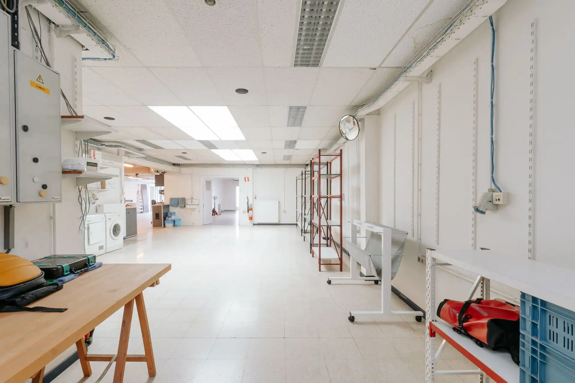 Unieke opbrengsteigendom met handelsruimte en woning foto 15