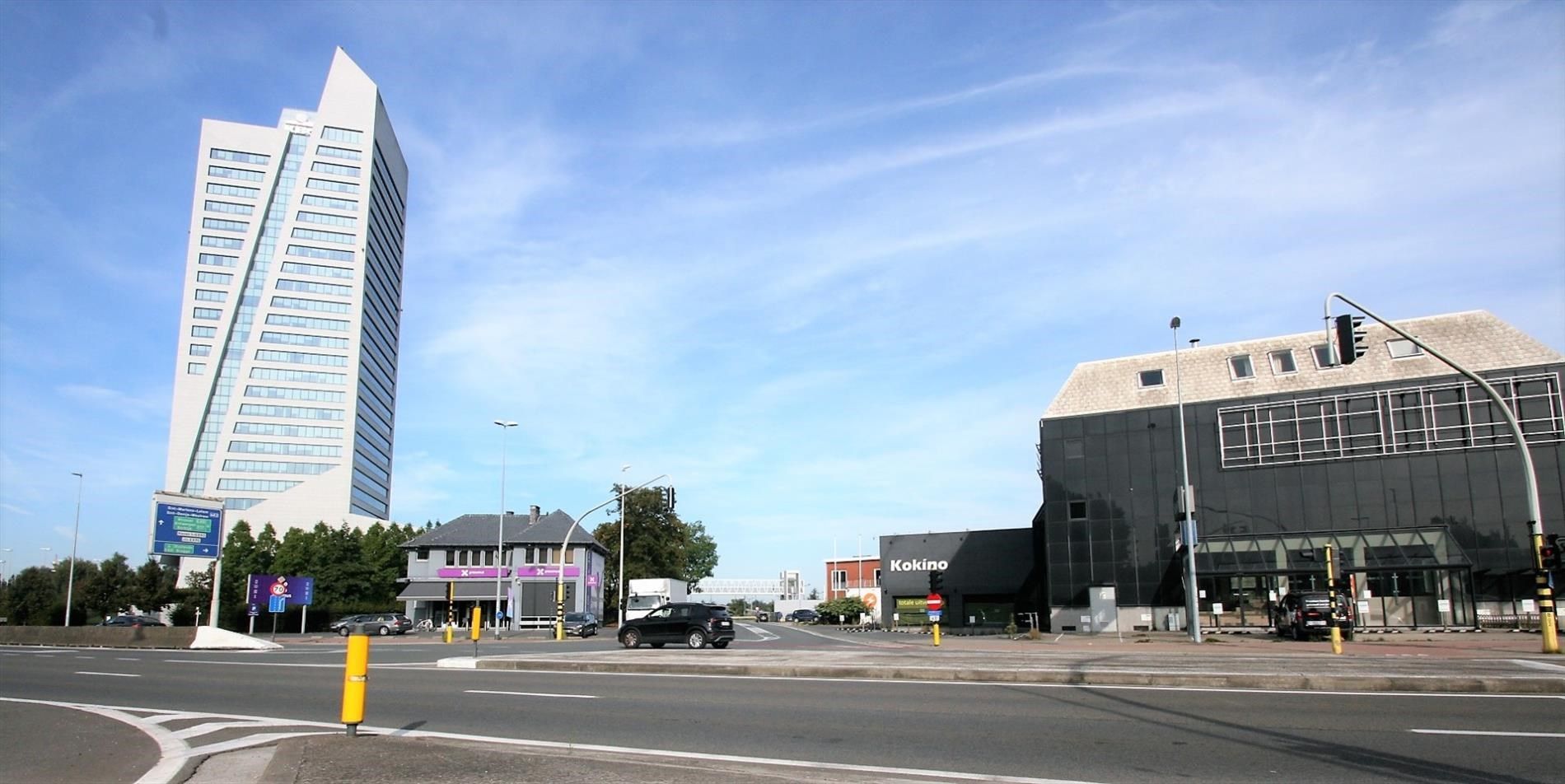 Handelsruimte Kortrijkse Steenweg 1092 naast KBC Toren te huur  foto 2
