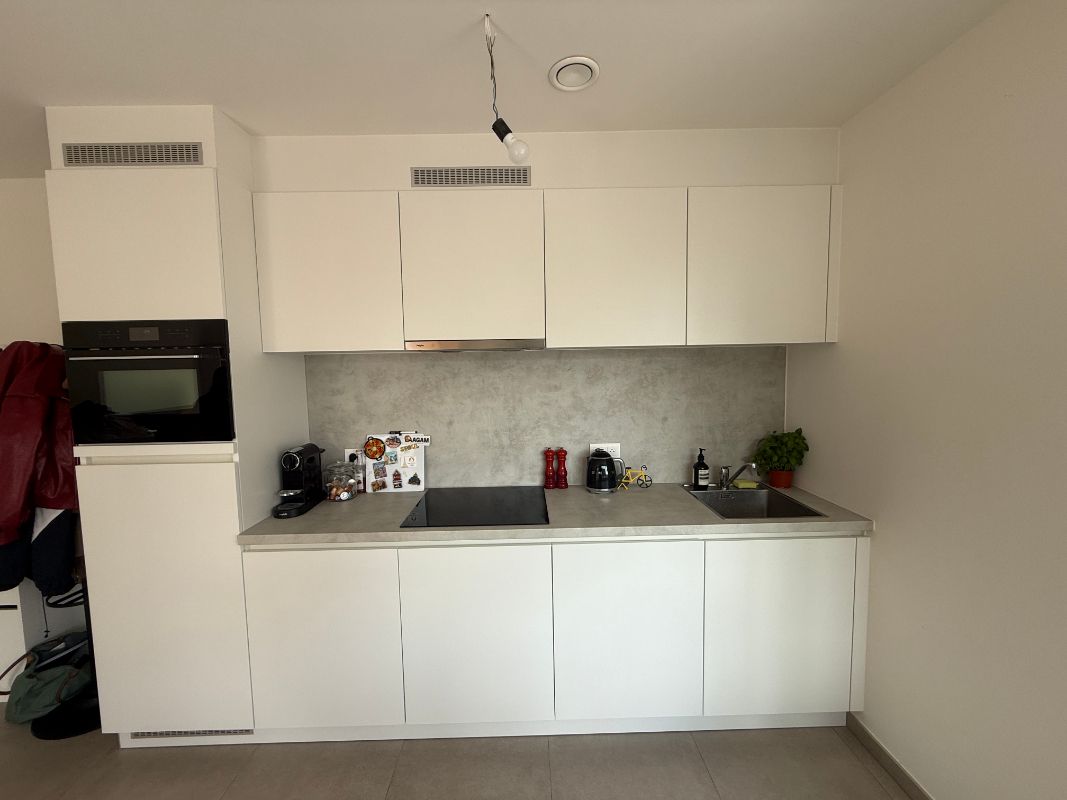 Centraal gelegen recent appartement met 1 slaapkamer. foto 3