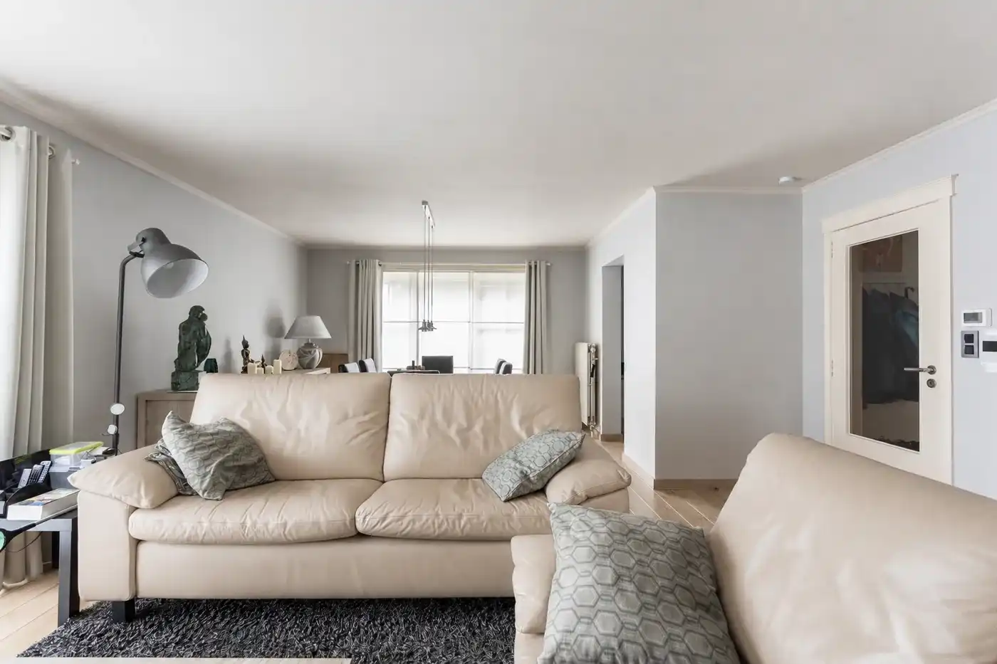 Ruim appartement met inbegrepen garage en ruime kelderberging foto 3